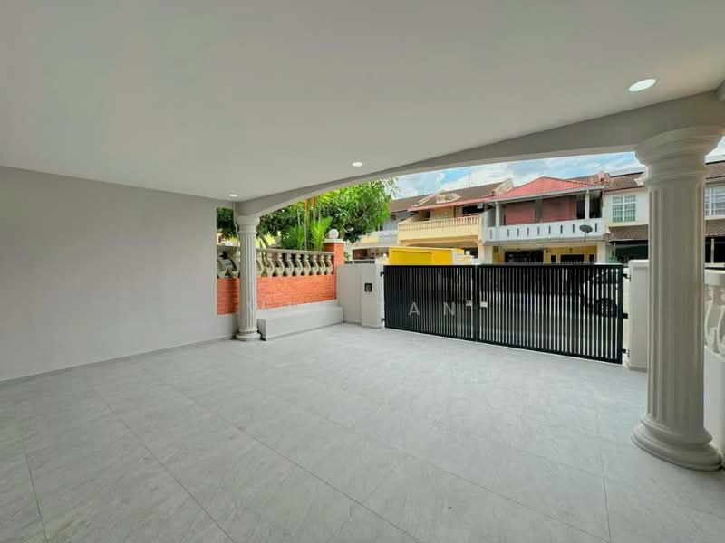 2-storey Terraced House for Sale in Taman Puteri Wangsa (Ulu Tiram) - Win Tan - Exterior - PropertyGuru.com.my