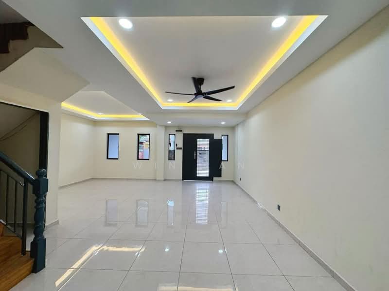 2-storey Terraced House for Sale in Taman Puteri Wangsa (Ulu Tiram) - Win Tan - Living Room - PropertyGuru.com.my