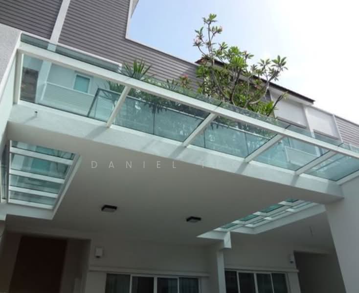 3-storey Terraced House for Sale in Tanjung Bungah (Penang) - Daniel Teoh - Exterior - PropertyGuru.com.my