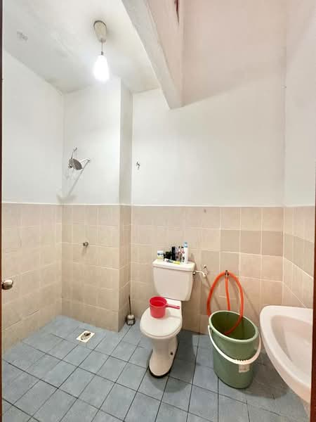 2-storey Terraced House for Sale in Bandar Nusaputra (Puchong) - Salawati Busro - Bathroom - PropertyGuru.com.my