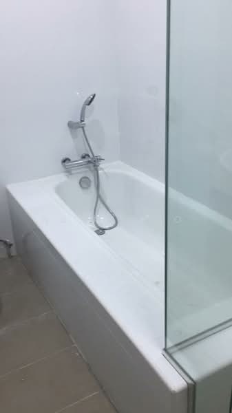 Service Residence for Sale at Oasis Ara Damansara - Ng Yu Hao - Bathroom - PropertyGuru.com.my
