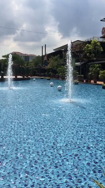 Service Residence for Sale at Oasis Ara Damansara - Ng Yu Hao - Pool - PropertyGuru.com.my