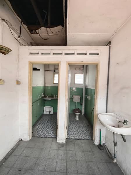 Shop for Rent in Taman Sentosa (Johor Bahru) - Jayden Ng - Bathroom - PropertyGuru.com.my