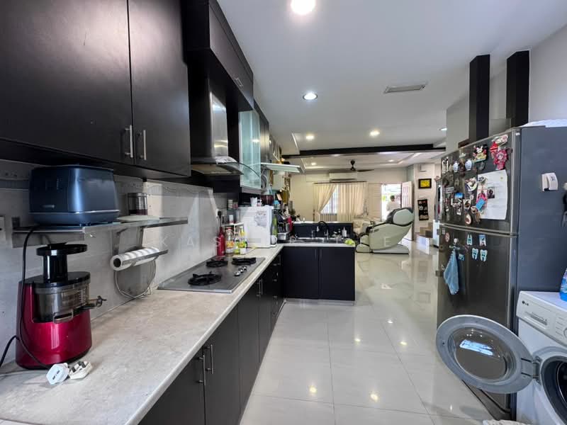 Taman Setia Indah untuk Untuk Dijual - RM 728,000, Feb 2026 - Kitchen - PropertyGuru.com.my