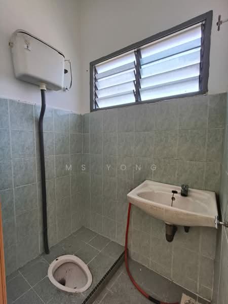 1-storey Terraced House for Sale in Batu Gajah (Perak) - Ms Yong - Bathroom - PropertyGuru.com.my