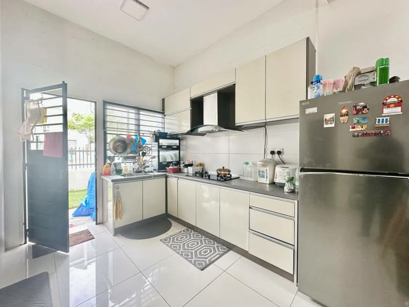 2-storey Terraced House for Sale in Cyberjaya (Selangor) - Tasya Ruslan - Kitchen - PropertyGuru.com.my