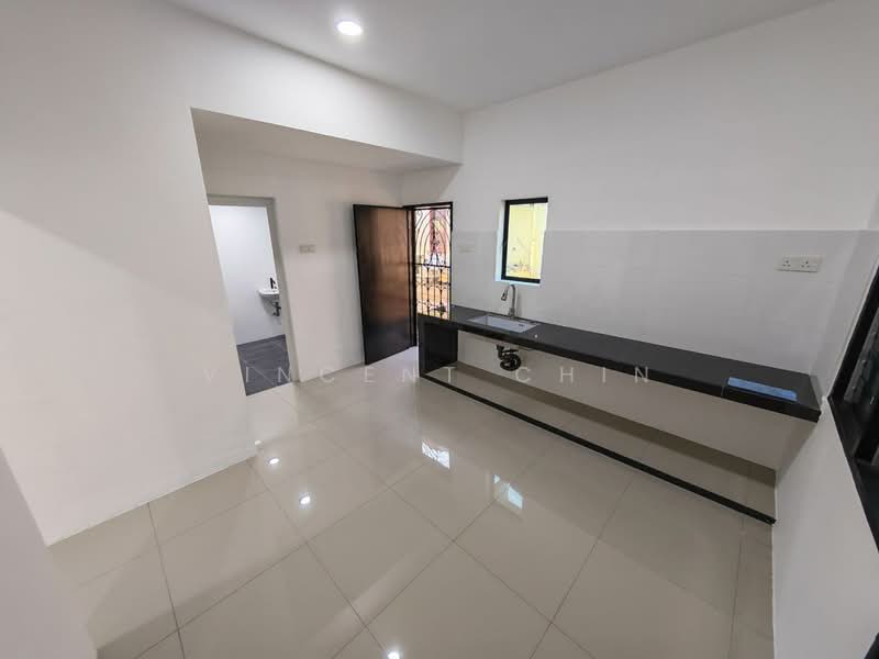 Taman Pasir Putih untuk Untuk Dijual - RM 438,000, Mac 2026 - Kitchen - PropertyGuru.com.my