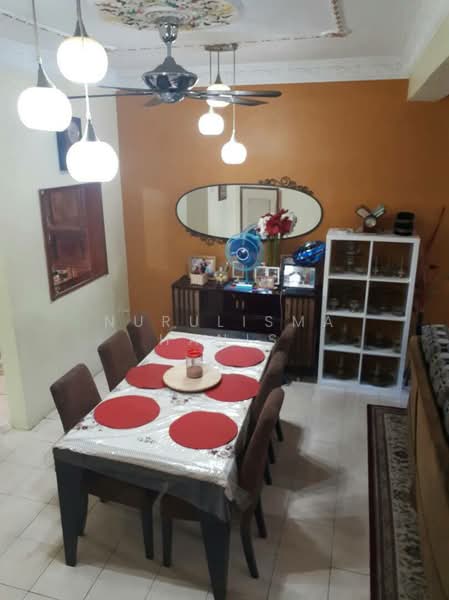 Terraced House for Sale in Taman Bukit Subang (Shah Alam) - NURULISMA HANIS - Dining Room - PropertyGuru.com.my