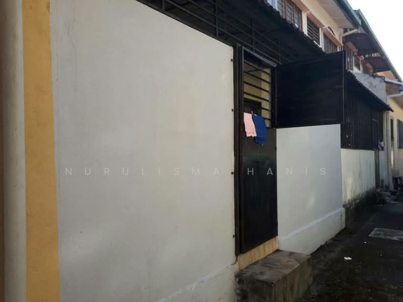 Terraced House for Sale in Taman Bukit Subang (Shah Alam) - NURULISMA HANIS - Exterior - PropertyGuru.com.my