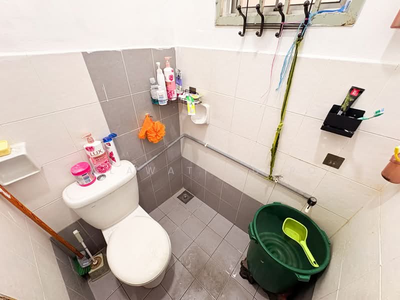 1-storey Terraced House for Sale in Bandar Putera 2 (Klang) - Salawati Busro - Bathroom - PropertyGuru.com.my