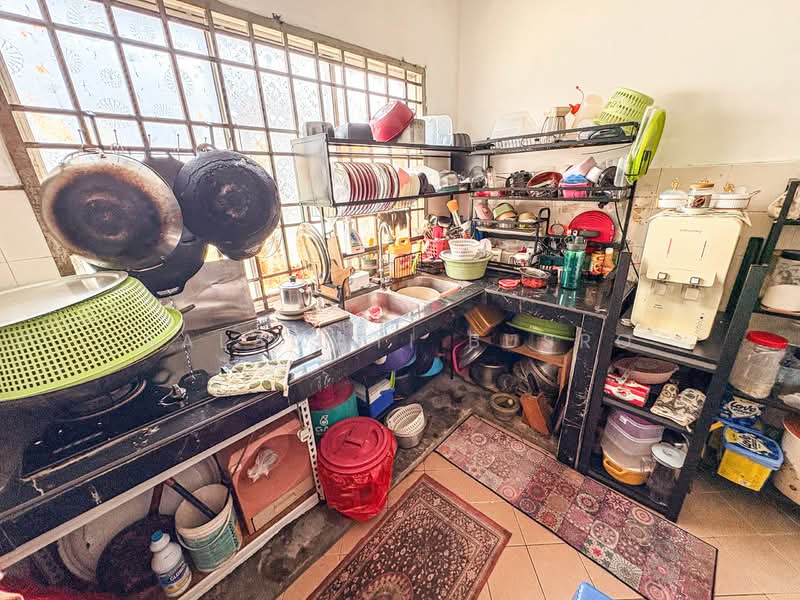 1-storey Terraced House for Sale in Bandar Putera 2 (Klang) - Salawati Busro - Kitchen - PropertyGuru.com.my
