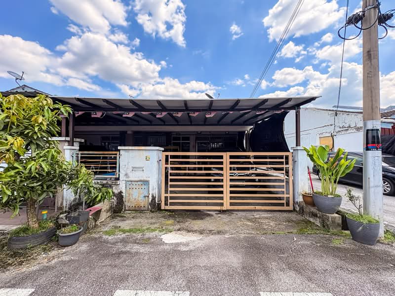 1-storey Terraced House for Sale in Bandar Putera 2 (Klang) - Salawati Busro - Exterior - PropertyGuru.com.my