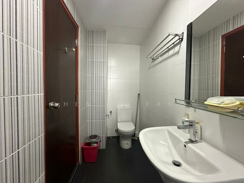 Service Residence for Sale at V@SUMMERPLACE - Chen Pei Fang - Bathroom - PropertyGuru.com.my