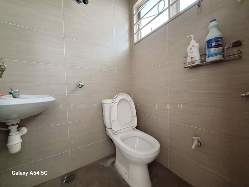 2-storey Terraced House for Sale in Seri Kembangan (Selangor) - KENT HUI LAU - Bathroom - PropertyGuru.com.my