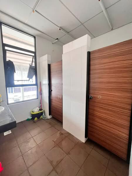 Factory for Rent in Taman Desa Cemerlang (Ulu Tiram) - Aiden Tang - Bathroom - PropertyGuru.com.my