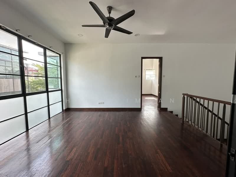 Semi-Detached House for Sale in Bukit Jelutong (Shah Alam) - Sheikh Imran - Living Room - PropertyGuru.com.my