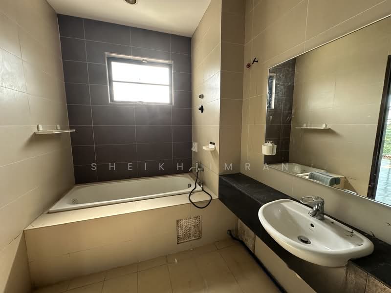 Semi-Detached House for Sale in Bukit Jelutong (Shah Alam) - Sheikh Imran - Bathroom - PropertyGuru.com.my
