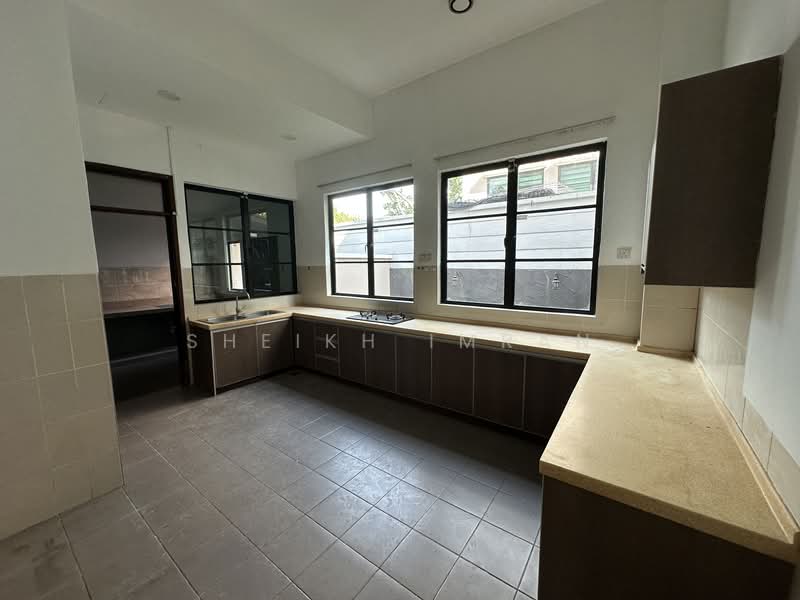Semi-Detached House for Sale in Bukit Jelutong (Shah Alam) - Sheikh Imran - Kitchen - PropertyGuru.com.my