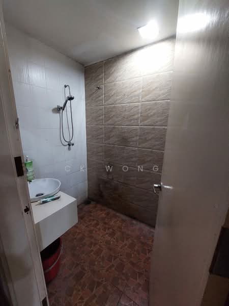 Semi-Detached House for Sale in Gombak (Selangor) - CK Wong - Bathroom - PropertyGuru.com.my