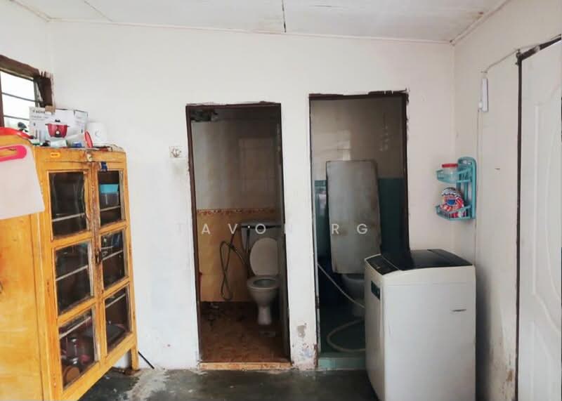 1-storey Terraced House for Sale in Taman Sinaran (Balakong) - Tavon RG - Bathroom - PropertyGuru.com.my