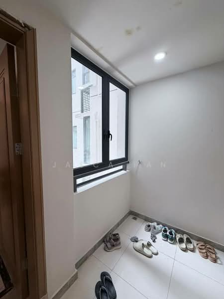 Service Residence for Sale at R&F Princess Cove Phase 1 - Jasca Fan - Balcony - PropertyGuru.com.my