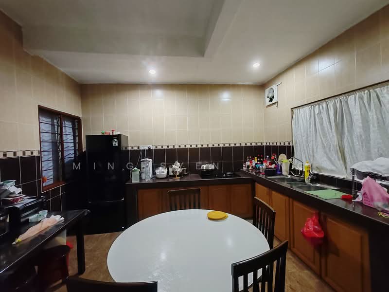 1.5-storey Terraced House for Sale in Bandar Bukit Raja (Klang) - Ming Syen Ding - Kitchen - PropertyGuru.com.my