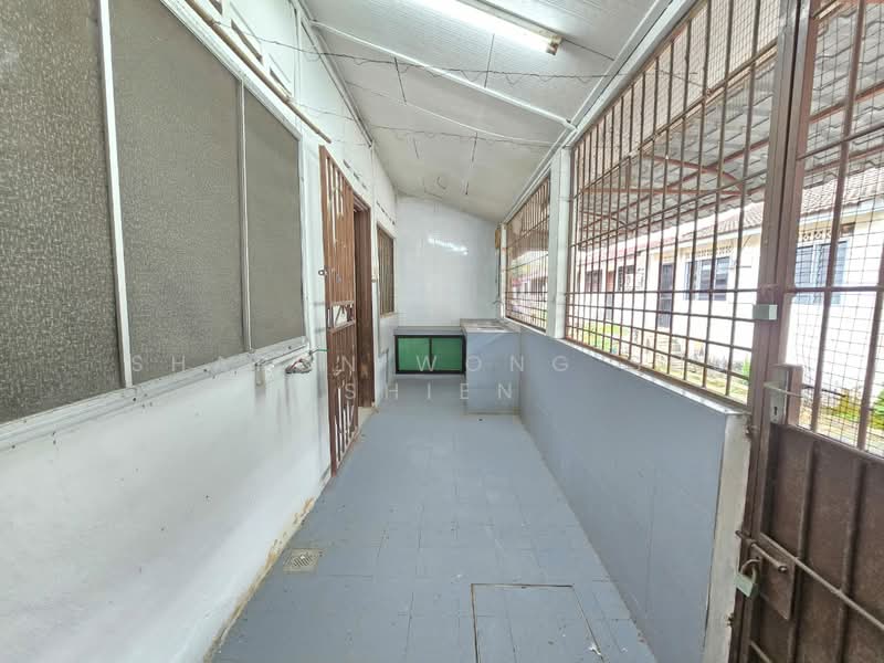 1-storey Terraced House for Sale in Taman Johor Jaya (Johor Bahru) - Sharon Wong Shu Shien - Wet Kitchen - PropertyGuru.com.my