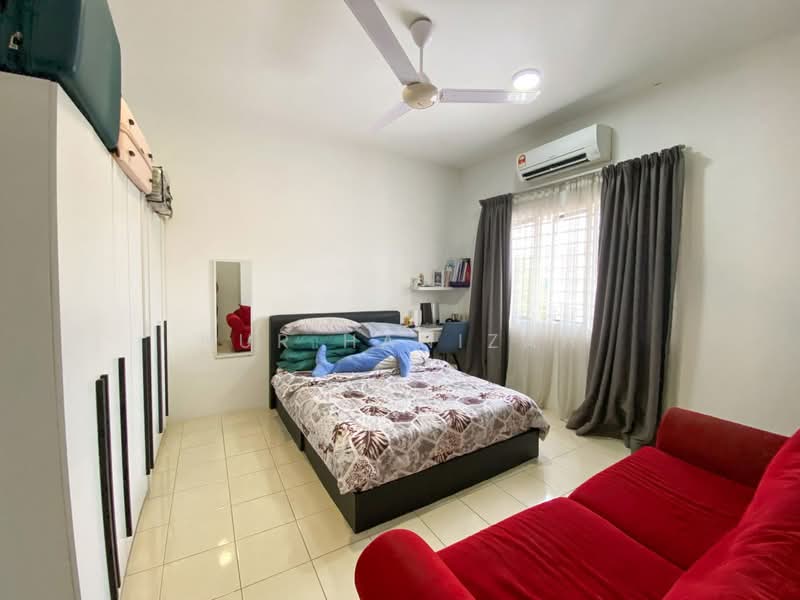 Terraced House for Sale in Kuala Selangor (Selangor) - Nur Hanizah - Bedroom - PropertyGuru.com.my