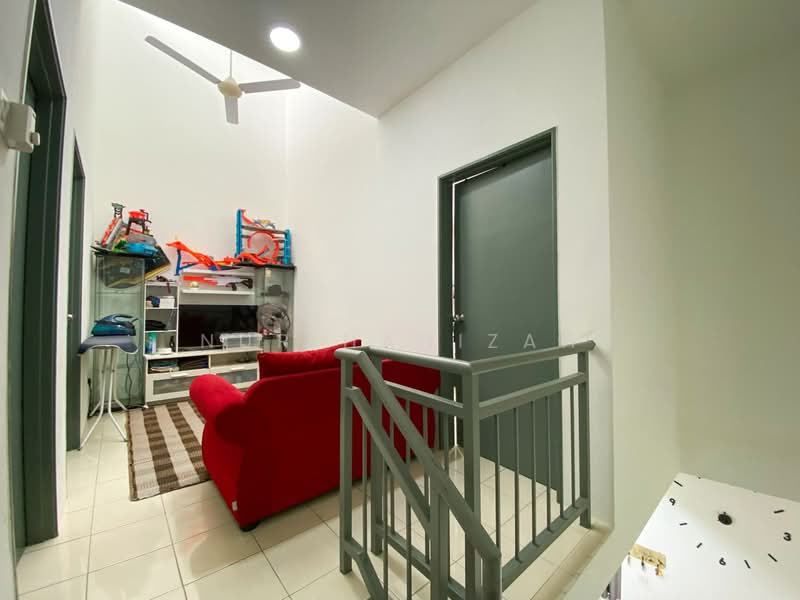 Terraced House for Sale in Kuala Selangor (Selangor) - Nur Hanizah - Living Room - PropertyGuru.com.my