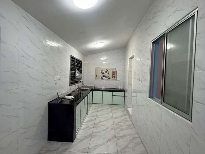 TAMAN PUTRI KULAI untuk Untuk Dijual - RM 428,000, Apr 2026 - Kitchen - PropertyGuru.com.my