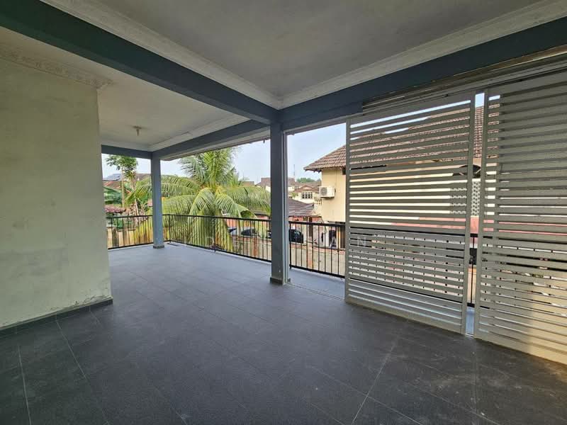 Bungalow for Sale in Taman Bukit Kempas (Tampoi) - Iden Tan - Balcony - PropertyGuru.com.my