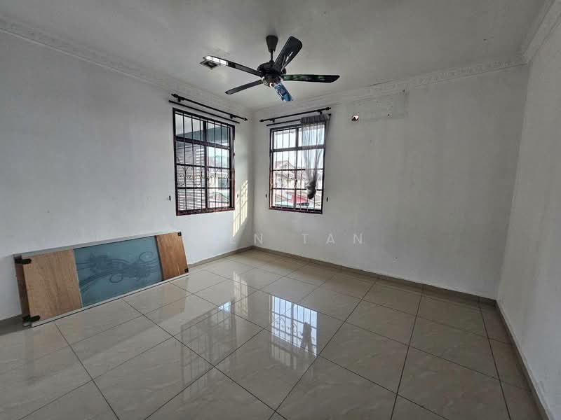 Bungalow for Sale in Taman Bukit Kempas (Tampoi) - Iden Tan - Interior - PropertyGuru.com.my