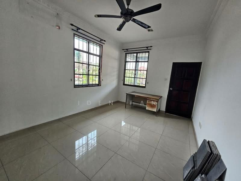 Bungalow for Sale in Taman Bukit Kempas (Tampoi) - Iden Tan - Interior - PropertyGuru.com.my