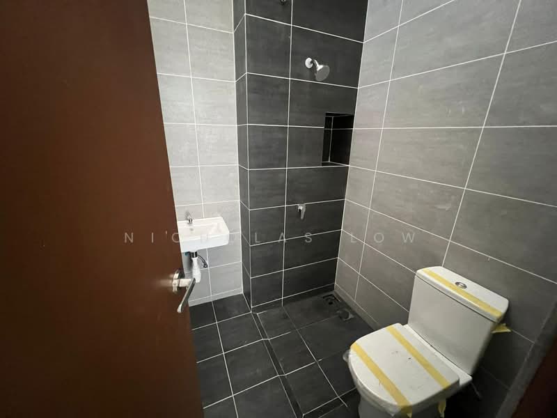 2-storey Terraced House for Rent in Taman Seri Austin (Tebrau) - Nicholas Low - Bathroom - PropertyGuru.com.my