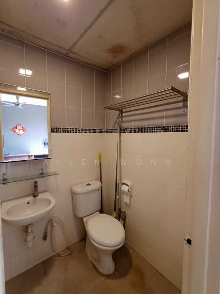 Apartment for Rent at Bayu Puteri - Allen Wong - Common Bathroom - PropertyGuru.com.my