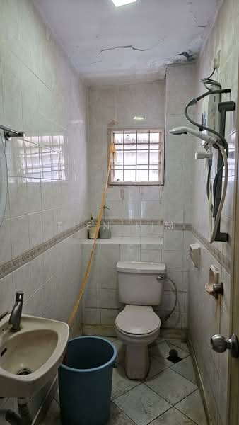 Terraced House for Sale in Batu 9 (Cheras) - Tien Lim - Bathroom - PropertyGuru.com.my