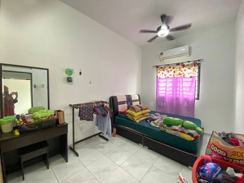 Apartment for Sale at Pangsapuri Putra Impian - Najihah Mokhtar - Bedroom - PropertyGuru.com.my