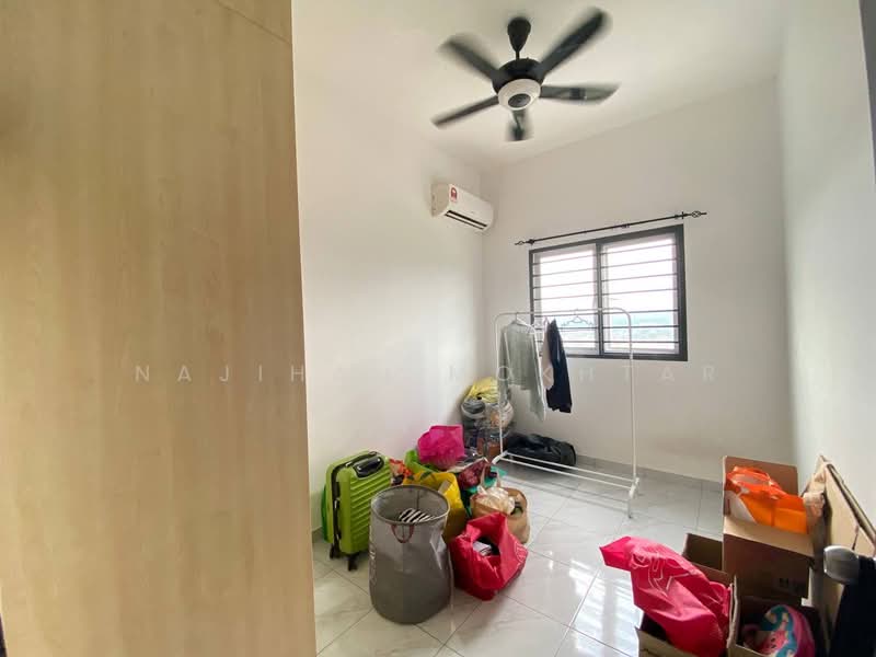 Apartment for Sale at Pangsapuri Putra Impian - Najihah Mokhtar - Bedroom - PropertyGuru.com.my
