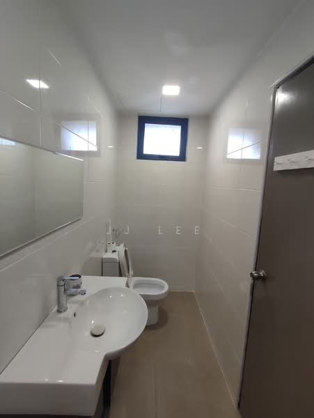Service Residence for Rent at SkyVille 8 @ Benteng 8 - JJ Lee - Bathroom - PropertyGuru.com.my