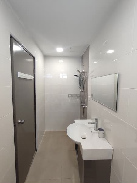 Service Residence for Rent at SkyVille 8 @ Benteng 8 - JJ Lee - Bathroom - PropertyGuru.com.my