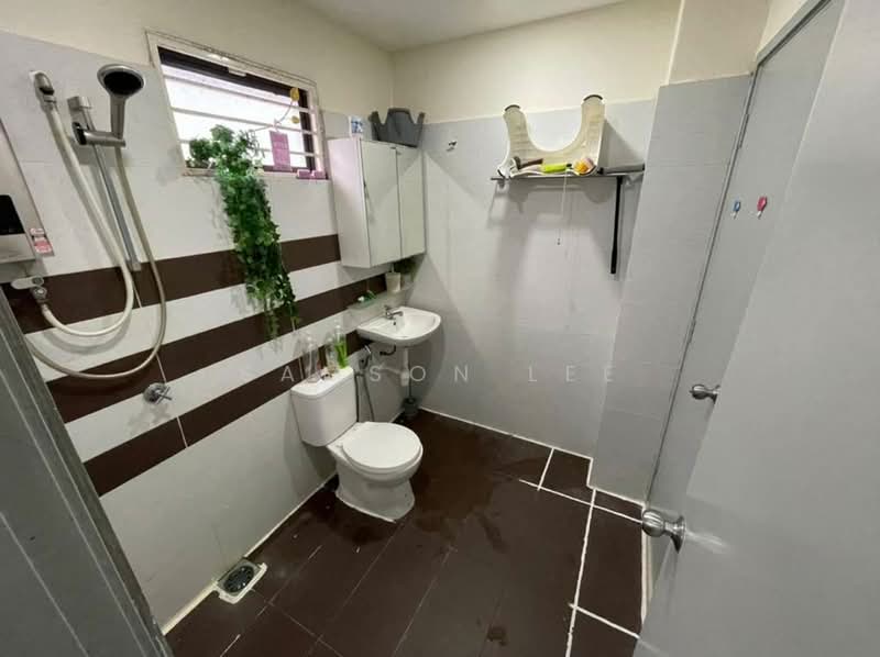 Taman Garing untuk Untuk Dijual - RM 490,000, Mac 2026 - Bathroom - PropertyGuru.com.my