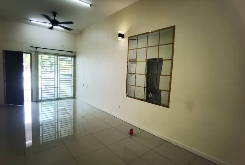 1-storey Terraced House for Sale in Hijauan Valdor (Sungai Jawi) - Jeff Koay - Living Room - PropertyGuru.com.my