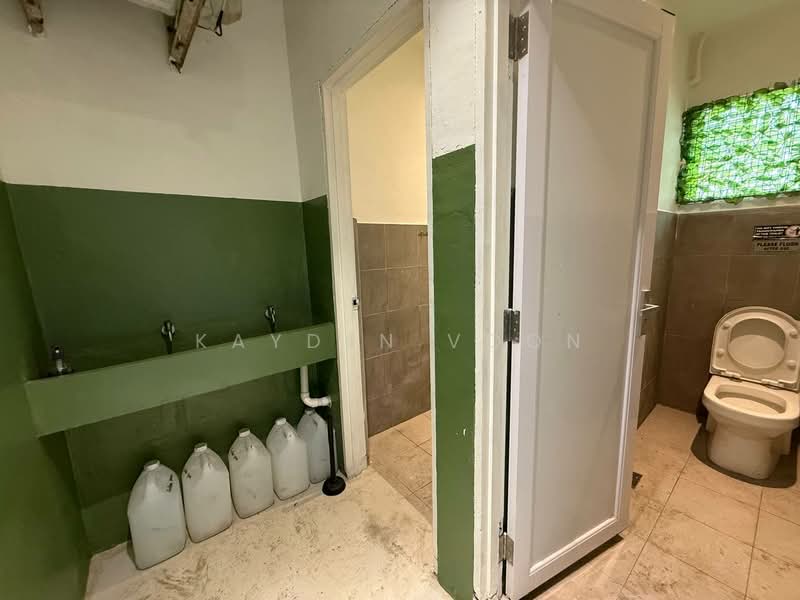 Terrace Factory for Rent in Tampoi (Johor) - Kayden Voon - Bathroom - PropertyGuru.com.my