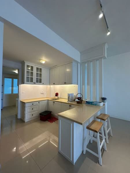Condominium for Rent at Bayu Ferringhi Condominiums - Xinnee . - Kitchen - PropertyGuru.com.my