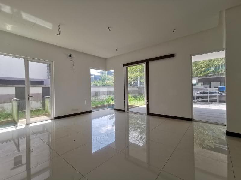 Semi-Detached House for Sale in Ampang Jaya (Ampang) - Lee 156 - Living Room - PropertyGuru.com.my