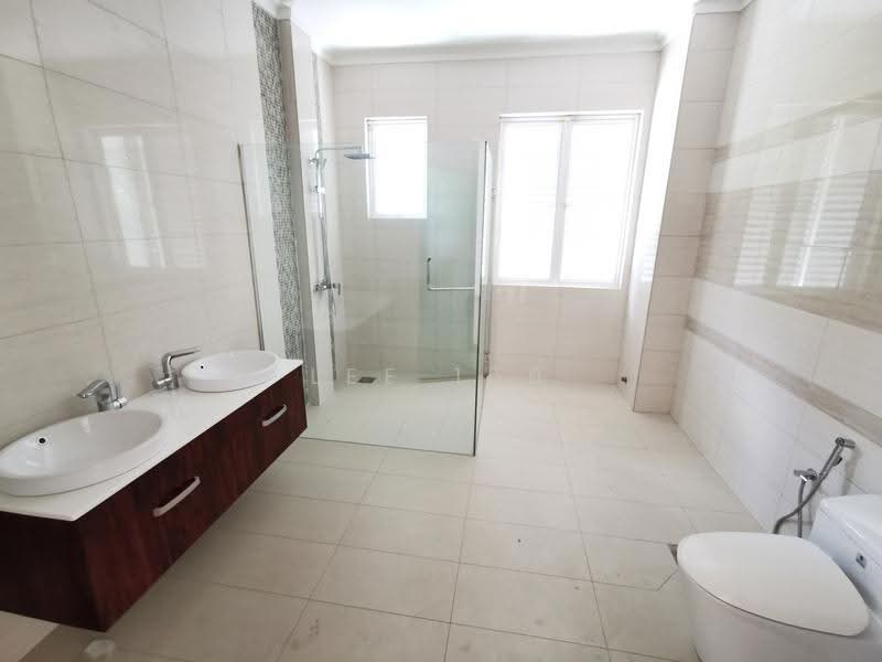 Semi-Detached House for Sale in Ampang Jaya (Ampang) - Lee 156 - Bathroom - PropertyGuru.com.my