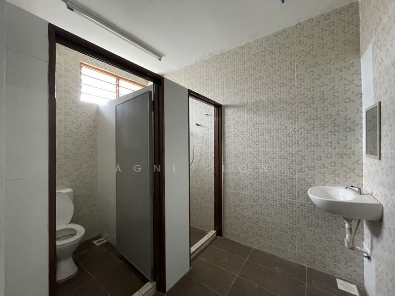 Factory for Rent in Bandar Seri Alam (Masai) - Agnes Low - Bathroom - PropertyGuru.com.my