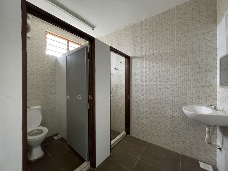 Factory for Rent in Bandar Seri Alam (Masai) - Agnes Low - Bathroom - PropertyGuru.com.my