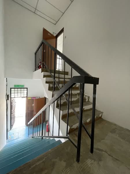 Factory for Rent in Bandar Seri Alam (Masai) - Agnes Low - Corridor - PropertyGuru.com.my