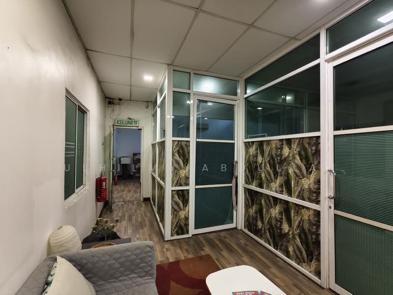 Warehouse for Rent in Bandar Baru Bangi (Selangor) - Zulhilmy Abdullah - Corridor - PropertyGuru.com.my
